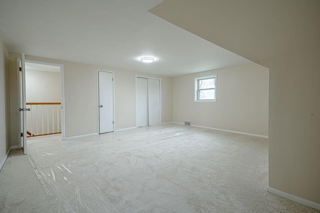 1435 Morrow Road Pittsburgh, PA 15241 - Photo 18 of 26 an empty room with windows