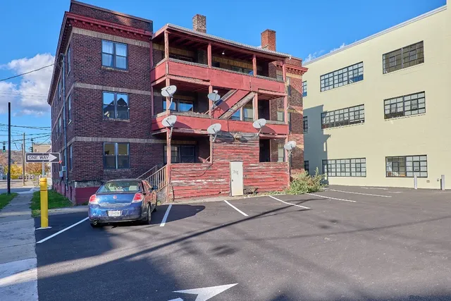 $1,350 | 198 Court Street, Unit 9, Binghamton, NY 13901