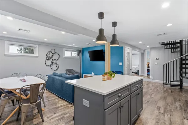 $1,800,000 | 4 James Street, Middletown, RI 02842