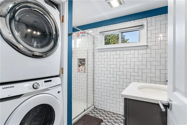 $1,800,000 | 4 James Street, Middletown, RI 02842