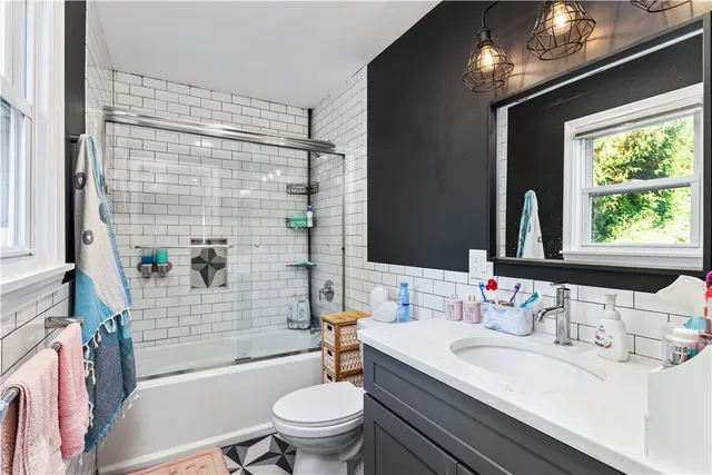 $1,800,000 | 4 James Street, Middletown, RI 02842