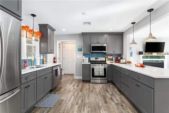 $1,800,000 | 4 James Street, Middletown, RI 02842