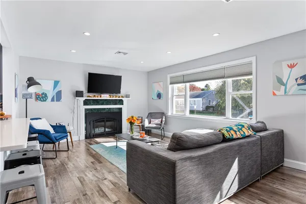 $1,800,000 | 4 James Street, Middletown, RI 02842