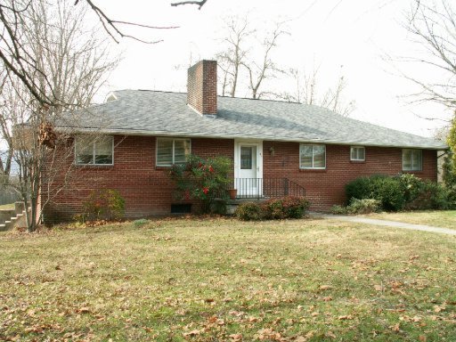 411 Englewood Road Middlesboro, KY 40965 - Photo 1 of 1 Primary Photo
