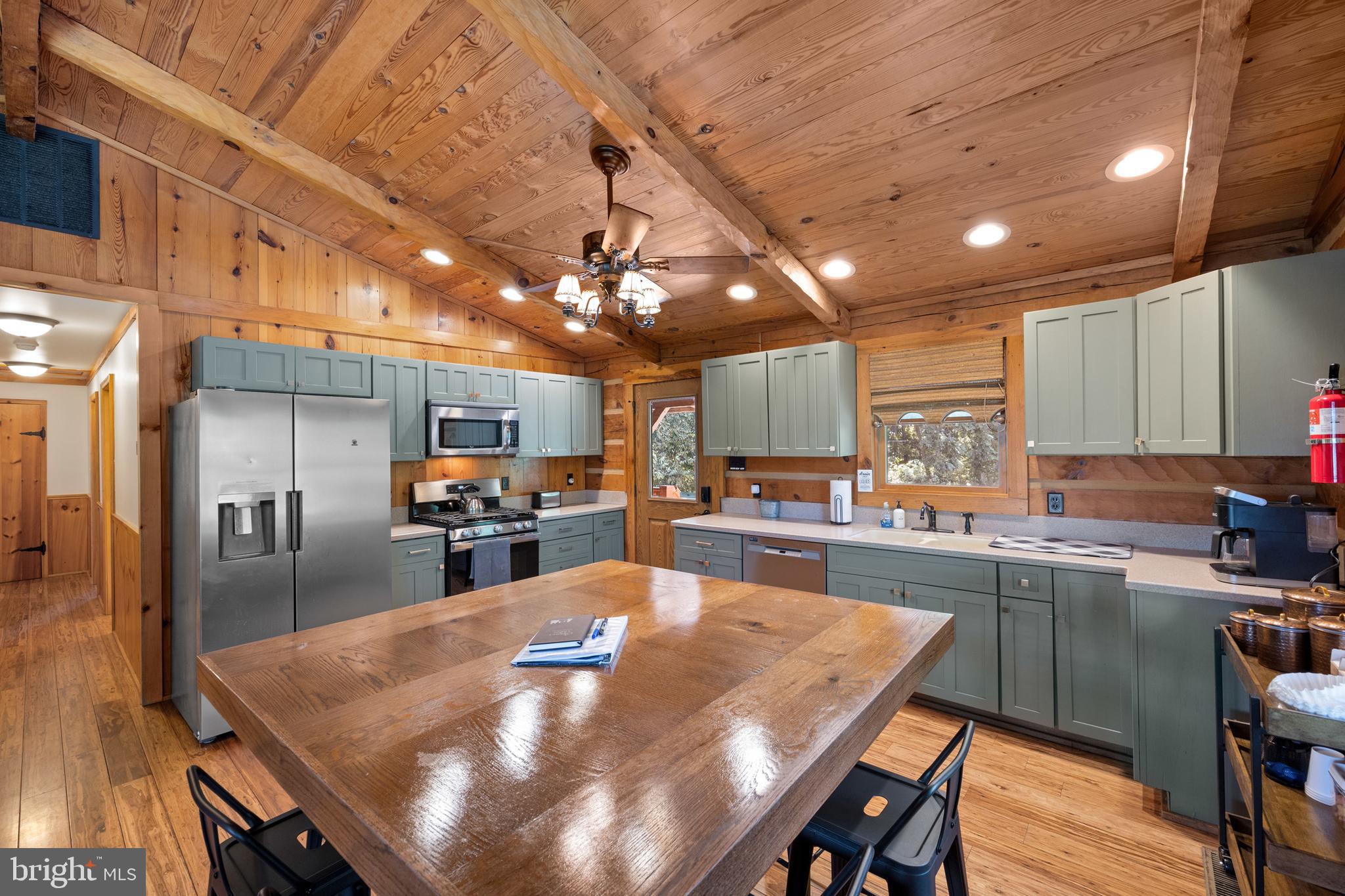 Open concept kitchen / dining area