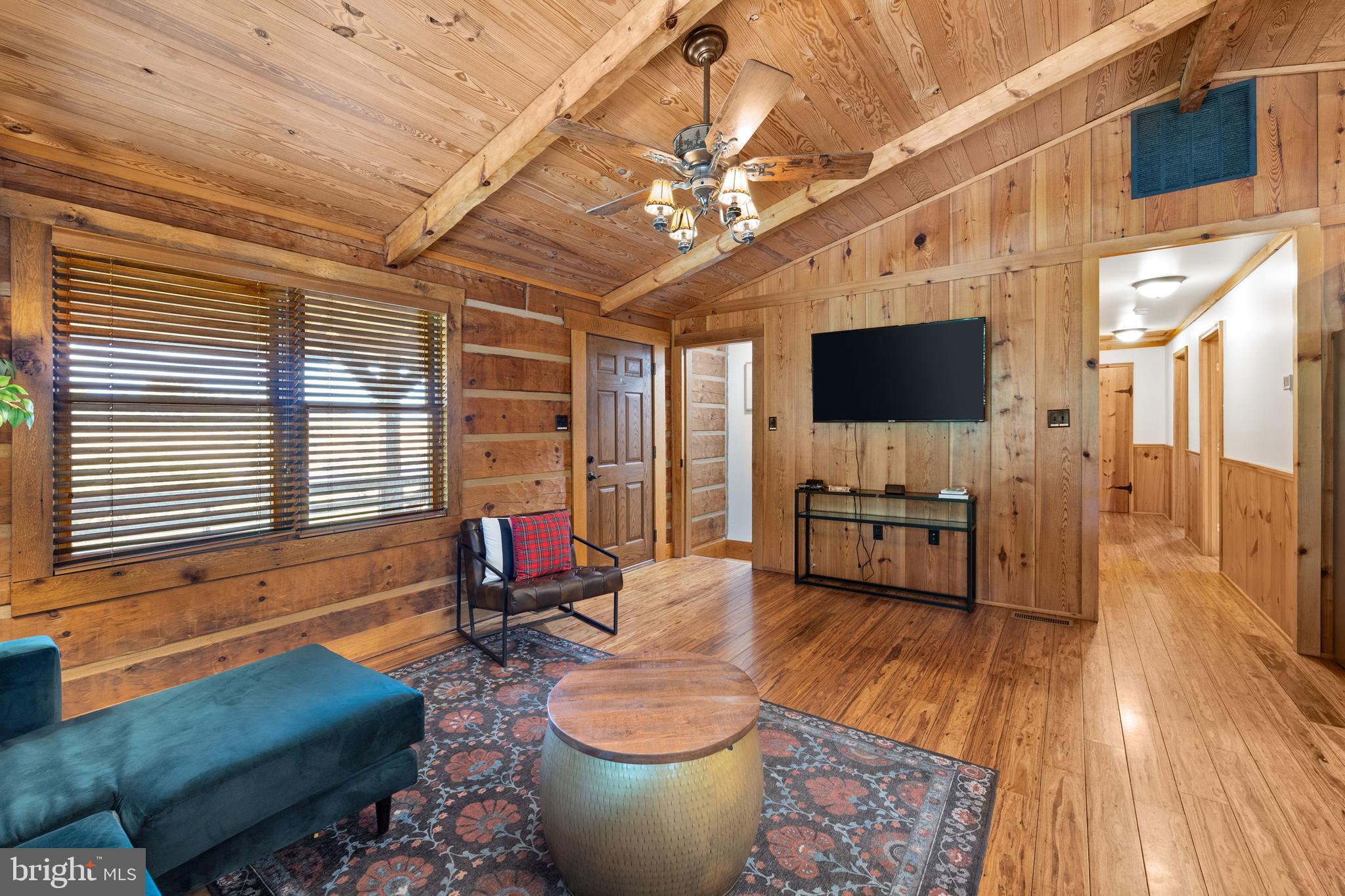 4220 South Middle Road Quicksburg, VA 22847 - Photo 9 of 59 Living Room