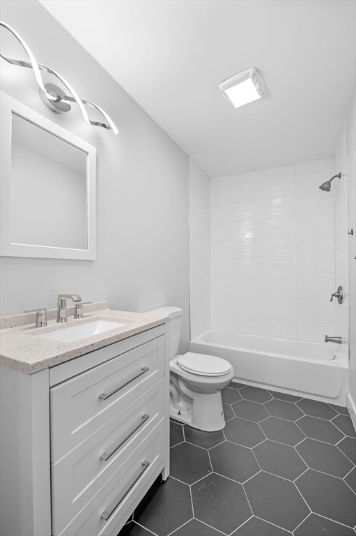 283 Chelsea Street, Unit 2 Boston, MA 02128 - Photo 12 of 18