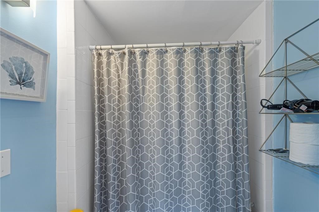 7 Bacheller Street Newport, RI 02840 - Photo 11 of 29