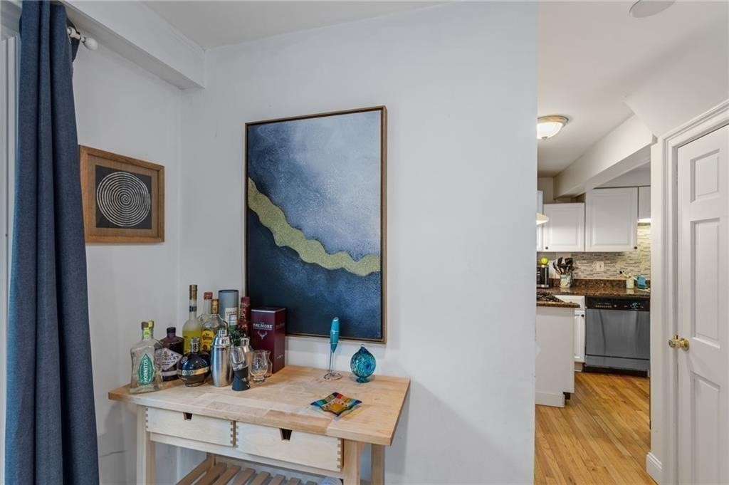 7 Bacheller Street Newport, RI 02840 - Photo 6 of 29