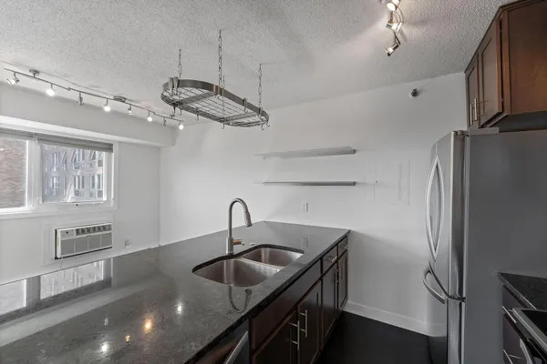 $1,995 | 433 South 7th Street, Unit 1814, Minneapolis, MN 55415