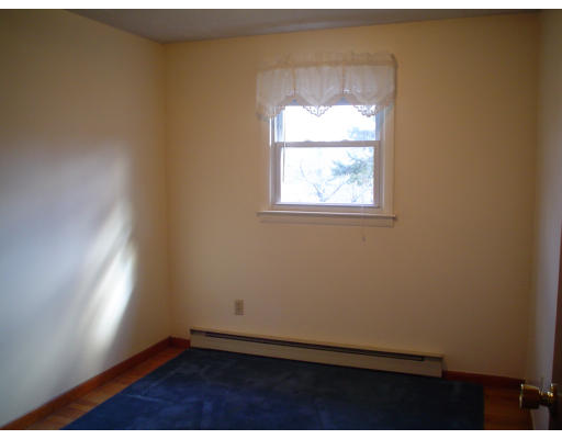555 Cooper Road Northbridge, MA 01534 - Photo 5 of 11