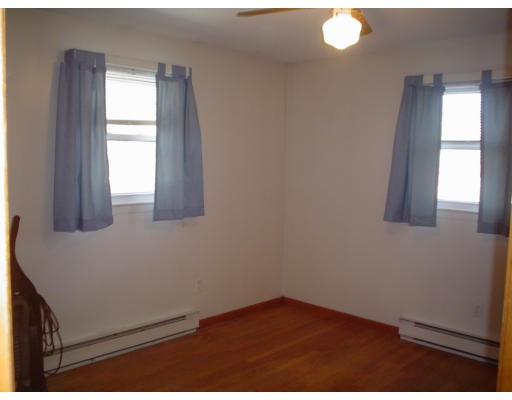 555 Cooper Road Northbridge, MA 01534 - Photo 8 of 11