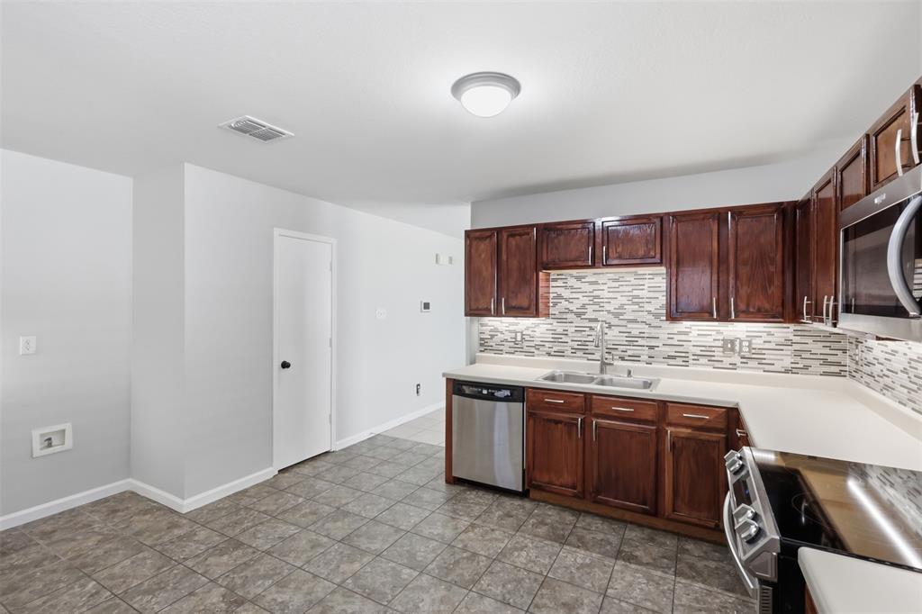 9582 Rosedale Drive Frisco, TX 75035 - Photo 9 of 25 Gallery Image 9