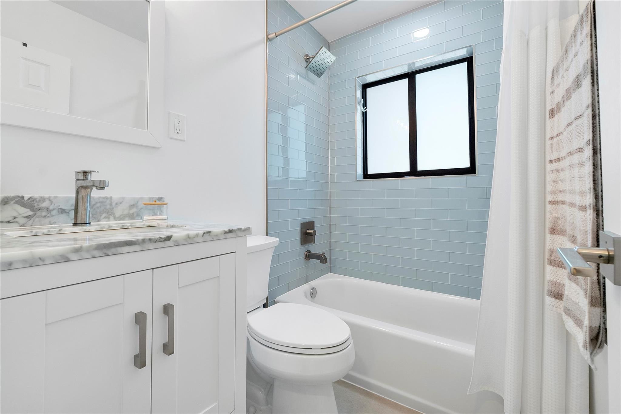 1881 Northeast 27th Street Lighthouse Point, FL 33064 - Photo 17 of 36 Photo 17