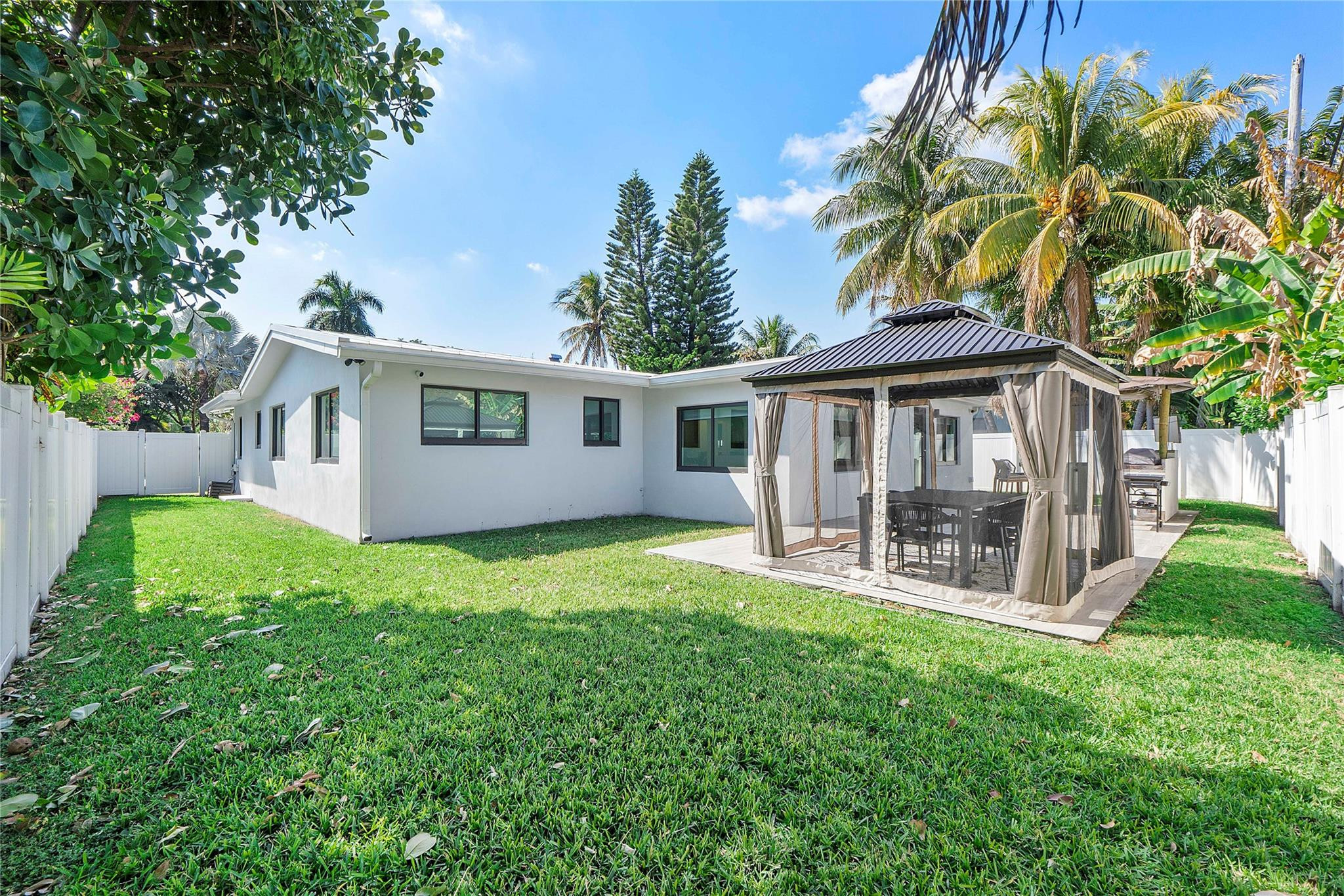 1881 Northeast 27th Street Lighthouse Point, FL 33064 - Photo 27 of 36 Photo 27