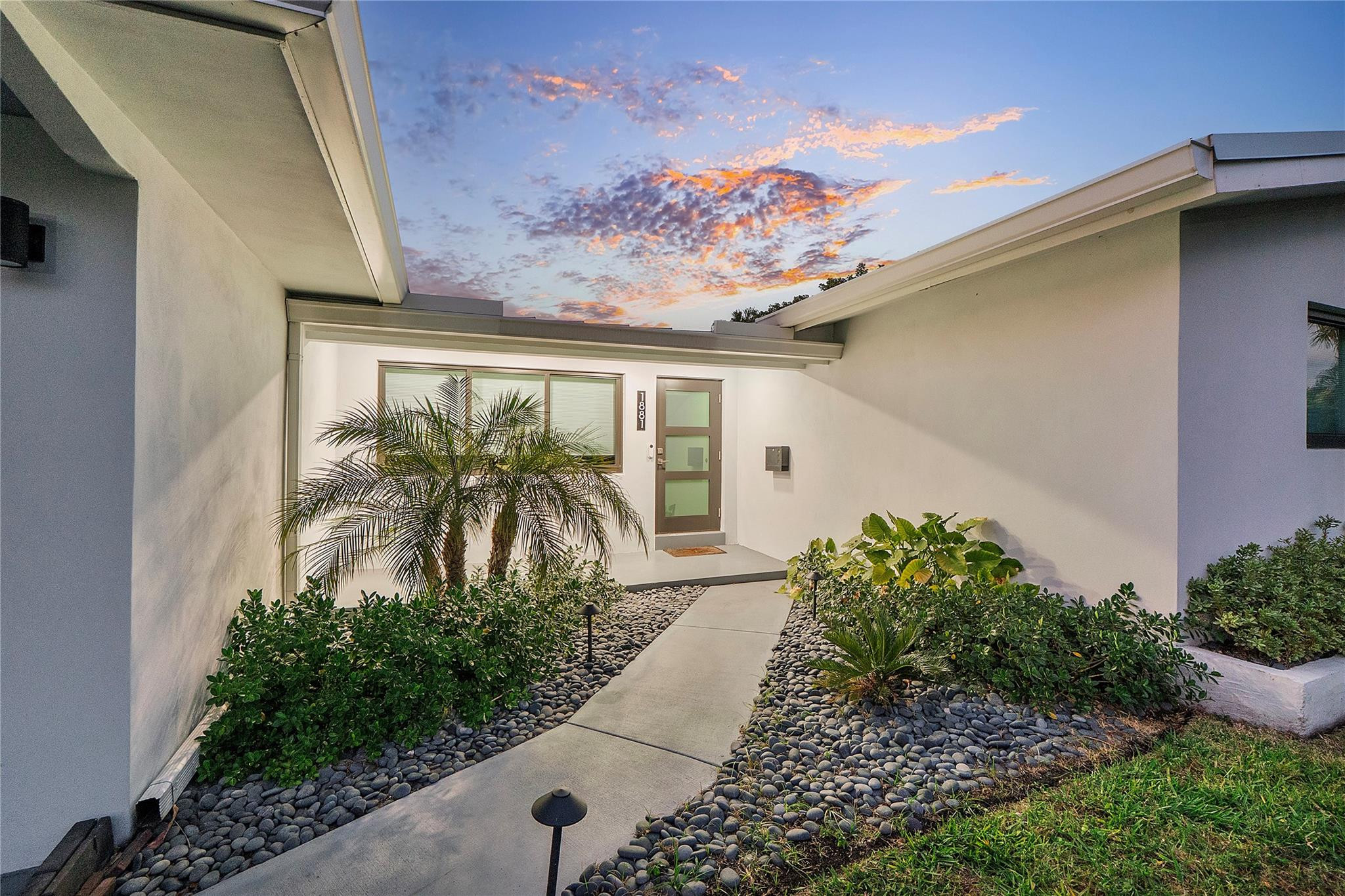 1881 Northeast 27th Street Lighthouse Point, FL 33064 - Photo 3 of 36 Photo 3