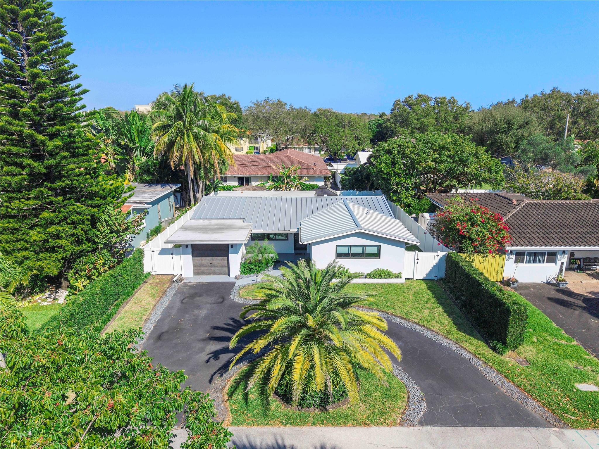 1881 Northeast 27th Street Lighthouse Point, FL 33064 - Photo 31 of 36 Photo 31