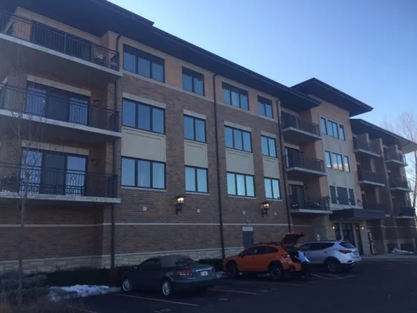 $2,200 | 728 North Diamond Lake Road, Unit 409, Mundelein, IL 60060