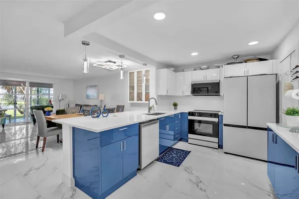 $330,000 | 205 Southeast 11th Terrace, Unit 101, Dania Beach, FL 33004