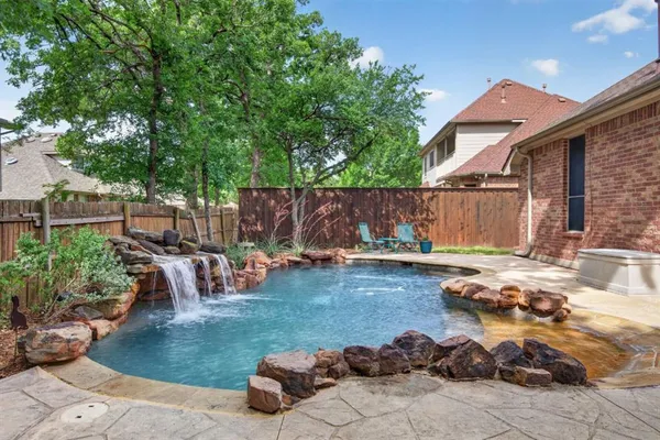 $425,000 | 2302 Chambray Drive, Corinth, TX 76210