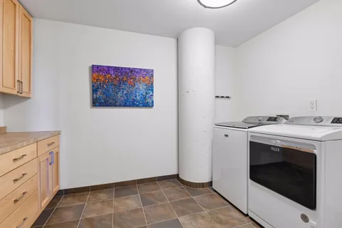 $1,100,000 | 215 10th Avenue South, Unit 708, Minneapolis, MN 55415