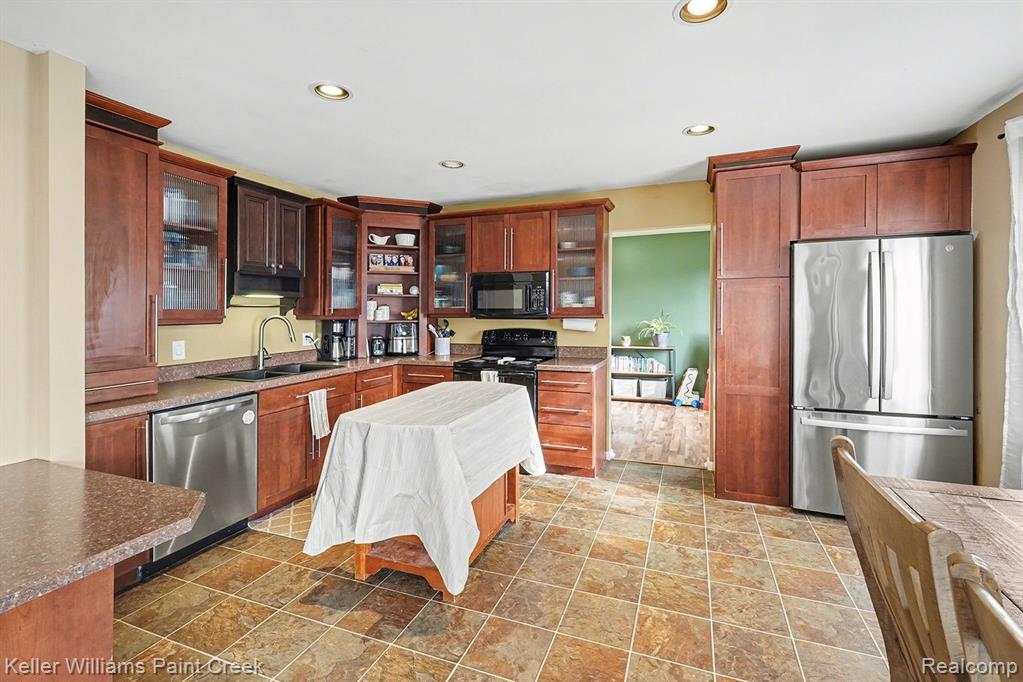 5446 Old Franklin Road Grand Blanc, MI 48439 - Photo 5 of 33