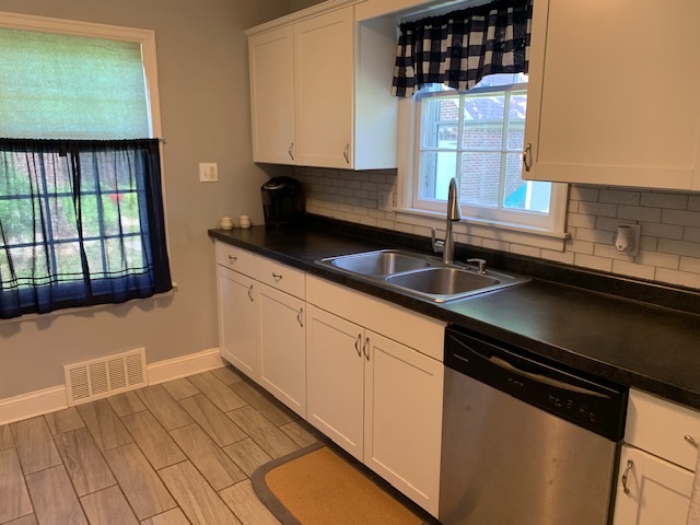 609 North 11th Street Rochelle, IL 61068 - Photo 9 of 23