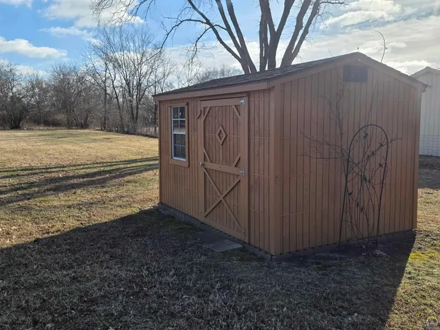 $140,000 | 1934 Northeast Jefferson Street, Topeka, KS 66608