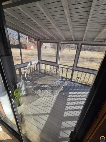 $140,000 | 1934 Northeast Jefferson Street, Topeka, KS 66608