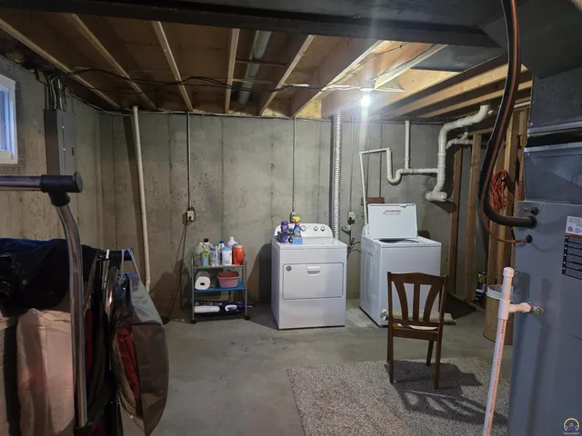 $140,000 | 1934 Northeast Jefferson Street, Topeka, KS 66608