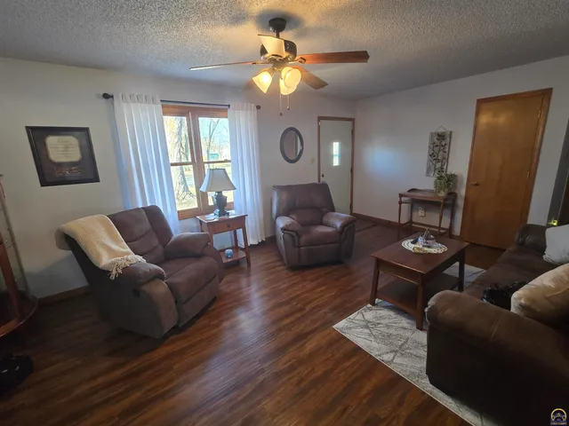 $140,000 | 1934 Northeast Jefferson Street, Topeka, KS 66608