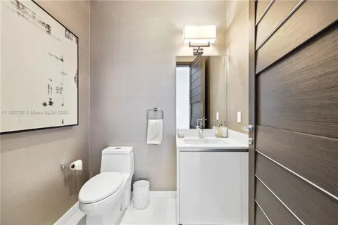 $11,100,000 | 2200 North Ocean Boulevard, Unit S2301, Fort Lauderdale, FL 33305