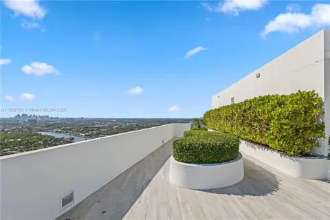 $11,100,000 | 2200 North Ocean Boulevard, Unit S2301, Fort Lauderdale, FL 33305