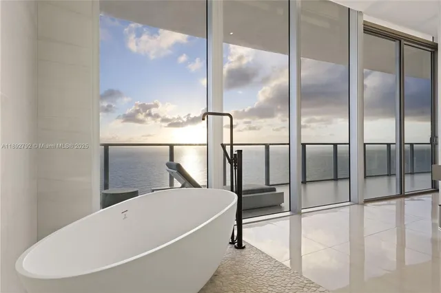 $11,100,000 | 2200 North Ocean Boulevard, Unit S2301, Fort Lauderdale, FL 33305