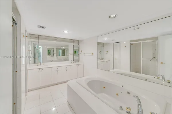 $7,900 | 1121 Crandon Boulevard, Unit F601, Key Biscayne, FL 33149