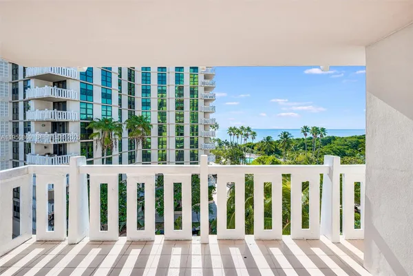 $7,900 | 1121 Crandon Boulevard, Unit F601, Key Biscayne, FL 33149