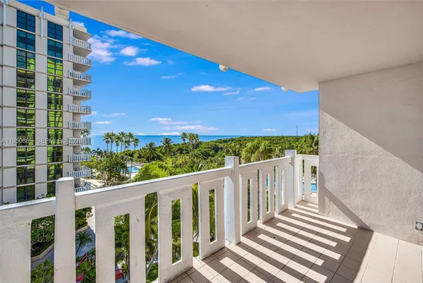 $7,900 | 1121 Crandon Boulevard, Unit F601, Key Biscayne, FL 33149