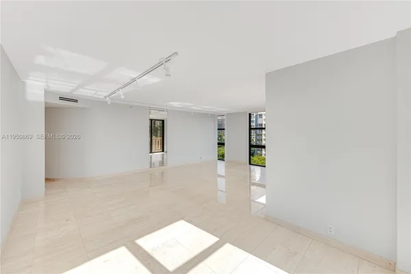 $7,900 | 1121 Crandon Boulevard, Unit F601, Key Biscayne, FL 33149