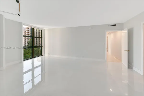 $7,900 | 1121 Crandon Boulevard, Unit F601, Key Biscayne, FL 33149