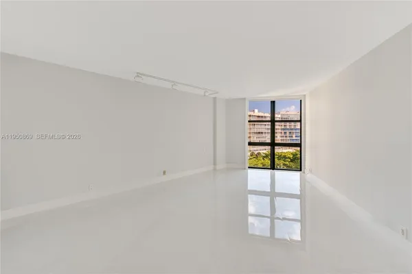 $7,900 | 1121 Crandon Boulevard, Unit F601, Key Biscayne, FL 33149