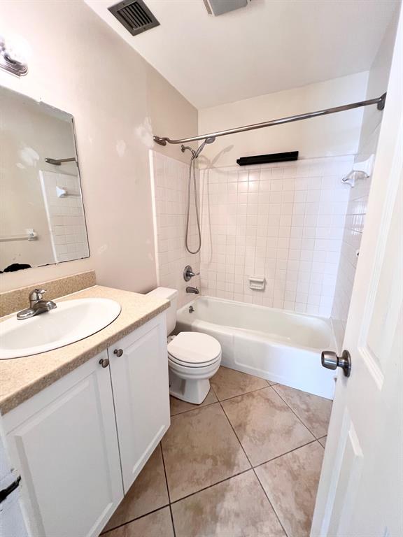 2002 South 10th Street, Unit D Fort Pierce, FL 34950 - Photo 7 of 8