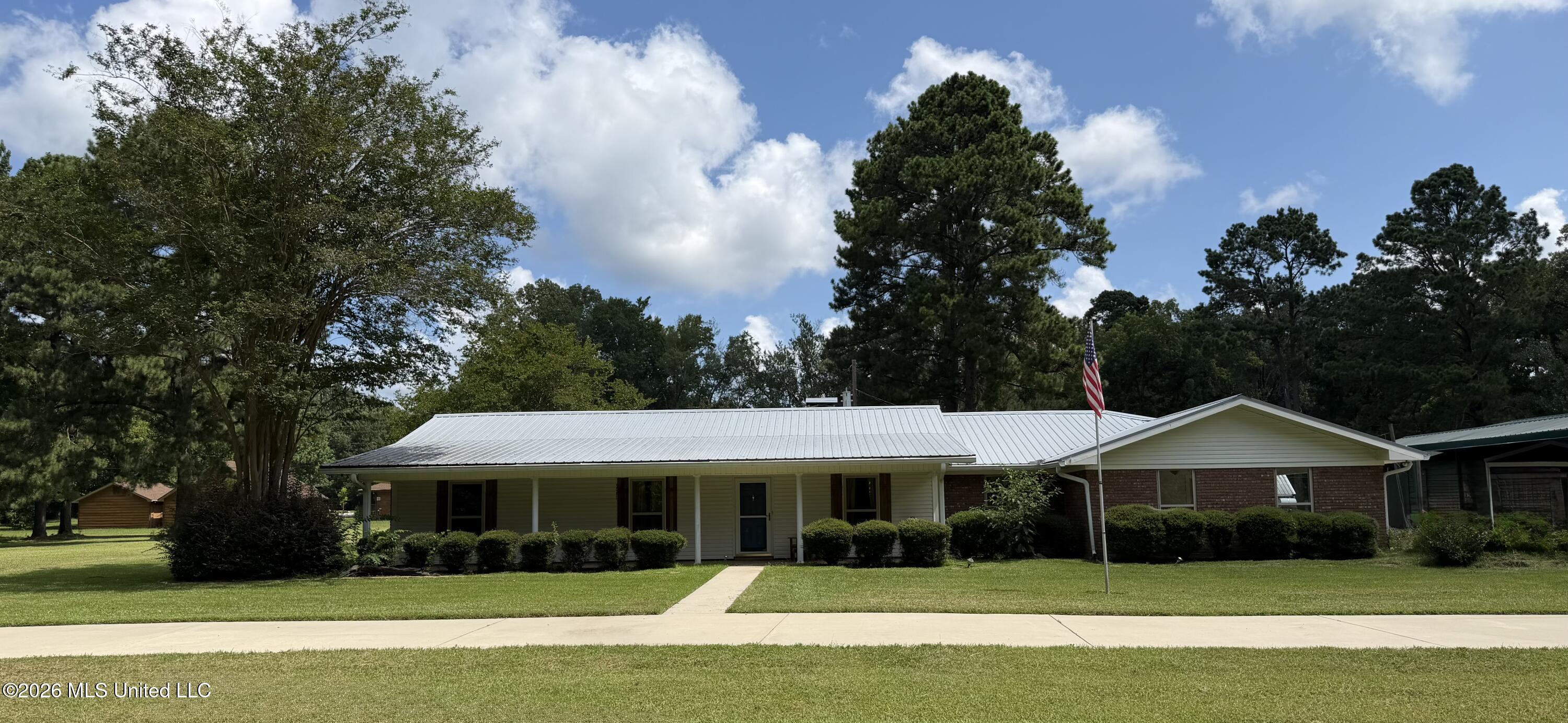 18 Jordan Road Natchez, MS 39120 - Photo 1 of 15 IMG_1529
