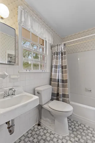 $325,000 | 1014 San Luis Road, Tallahassee, FL 32304