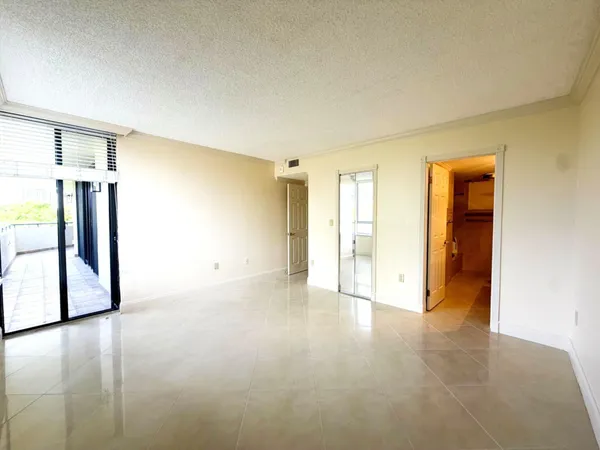 $3,450 | 21085 Northeast 34th Avenue, Unit 4041, Aventura, FL 33180
