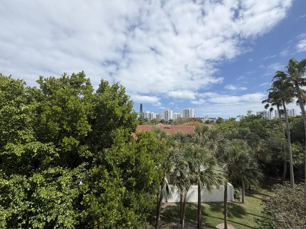 $3,450 | 21085 Northeast 34th Avenue, Unit 4041, Aventura, FL 33180