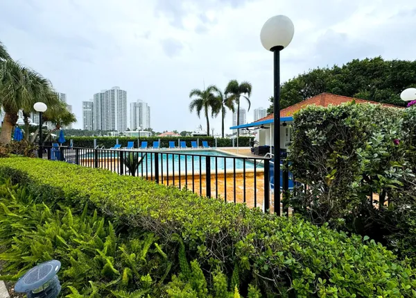 $3,450 | 21085 Northeast 34th Avenue, Unit 4041, Aventura, FL 33180