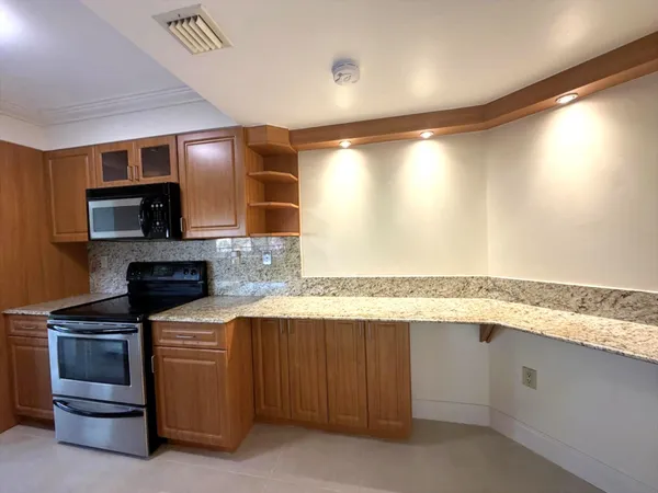 $3,450 | 21085 Northeast 34th Avenue, Unit 4041, Aventura, FL 33180