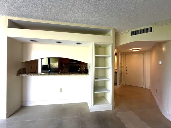 $3,450 | 21085 Northeast 34th Avenue, Unit 4041, Aventura, FL 33180