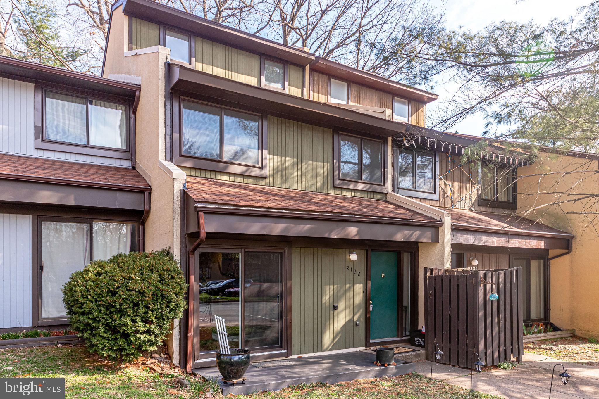 2122 Cartwright Place Reston, VA 20191 - Photo 3 of 42 Gallery Image 3