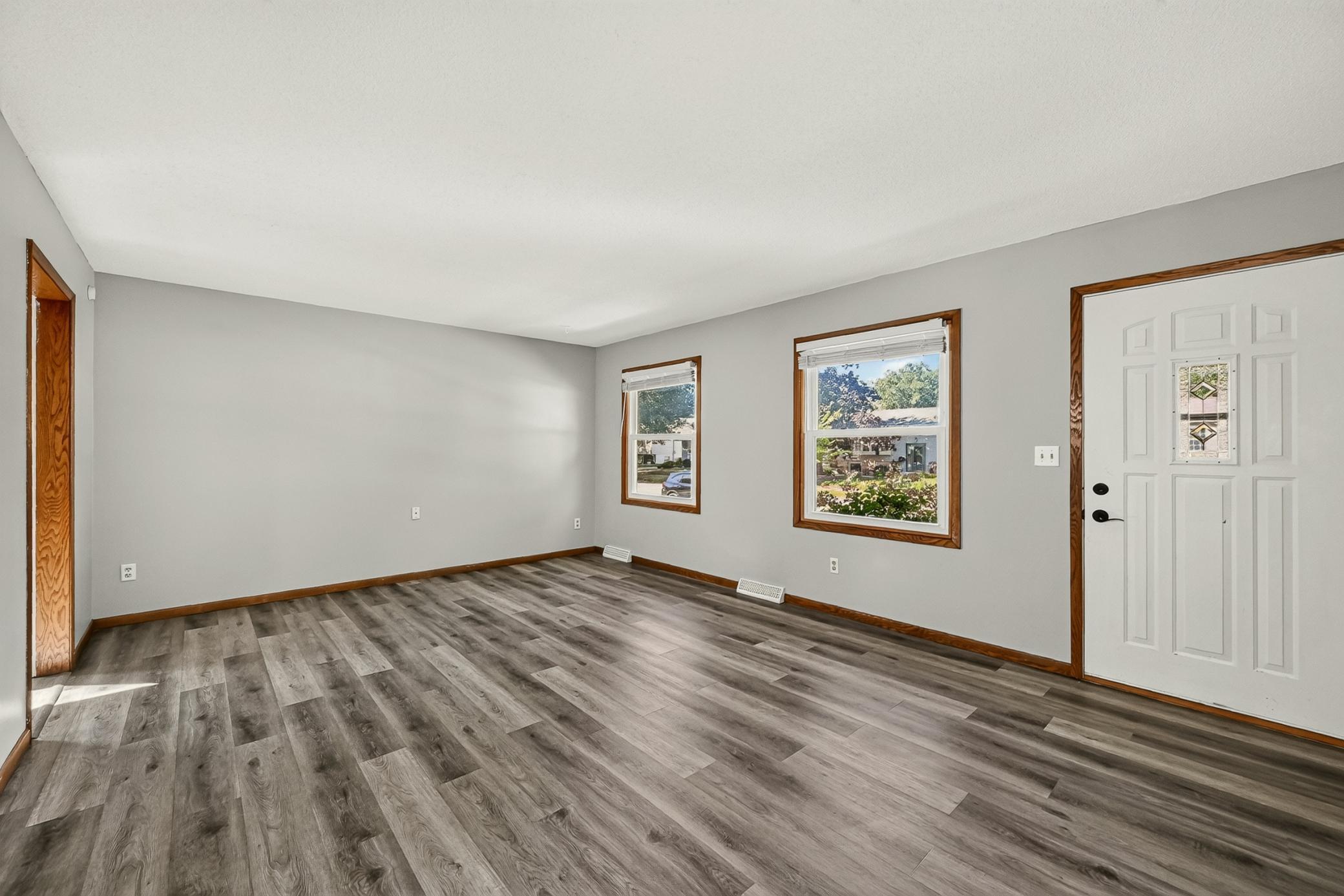 1604 9th Avenue Southeast Rochester, MN 55904 - Photo 3 of 34 Gallery Image 3